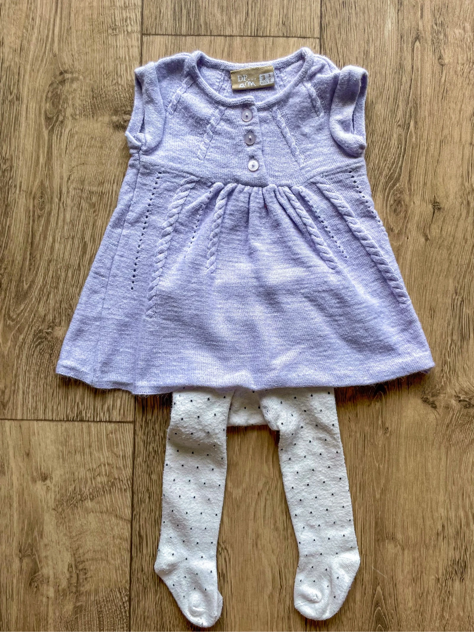 Ensemble robe en laine DPAM et collants Tape à L’œil taille 3 mois 